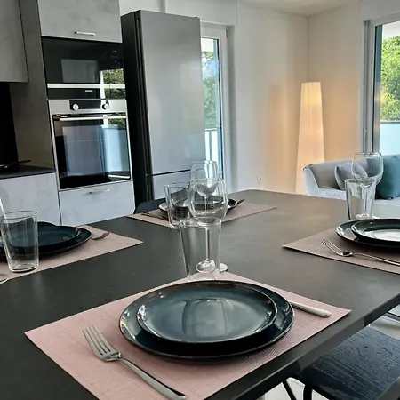 New 10 Minutes From Downtown! *